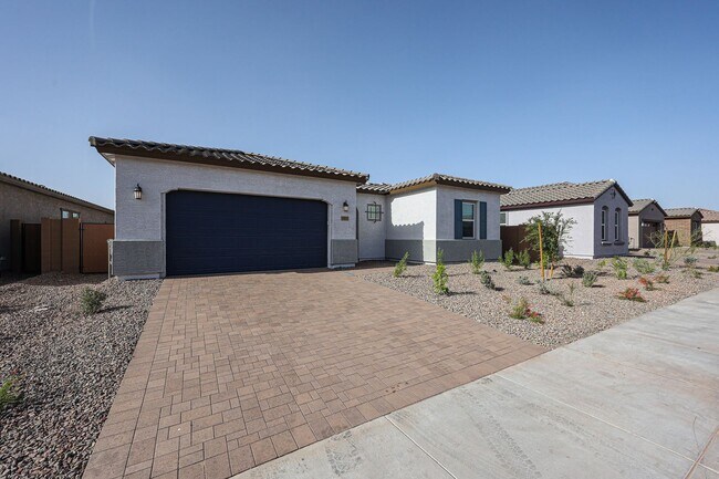Foto del edificio - Beautiful 4 bedroom plus den home in Aloravita