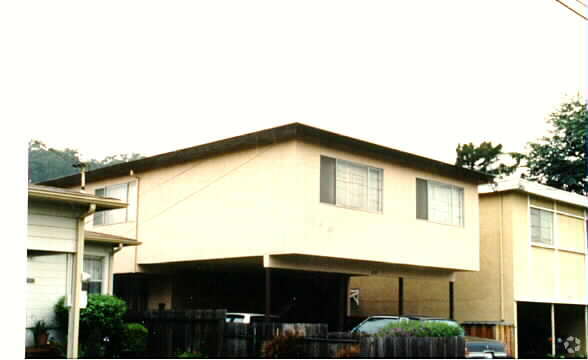 Building Photo - 634 Stannage Ave