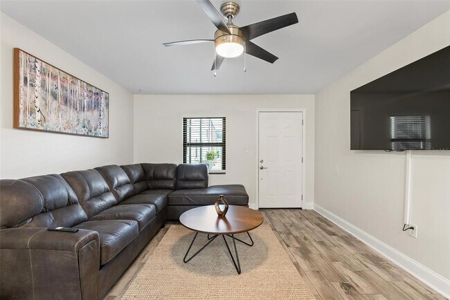 Building Photo - 3909 W Cleveland St