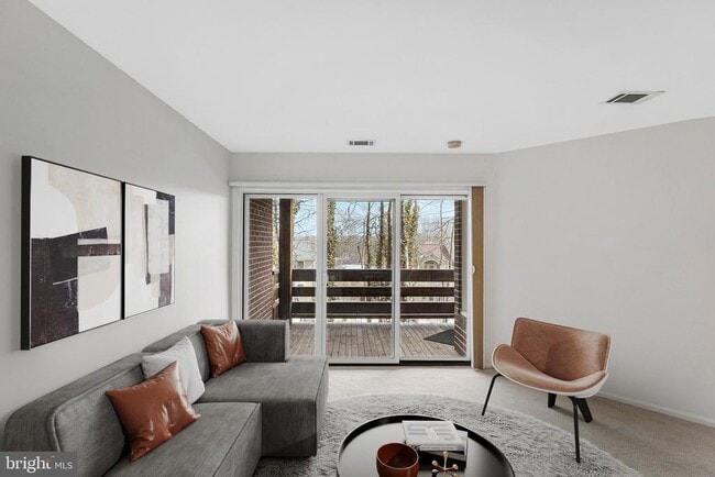 Building Photo - 11144 Beaver Trail Ct