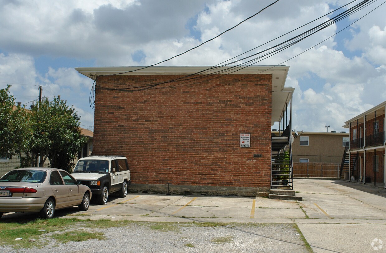 Foto del edificio - 3017 Lake Villa Dr