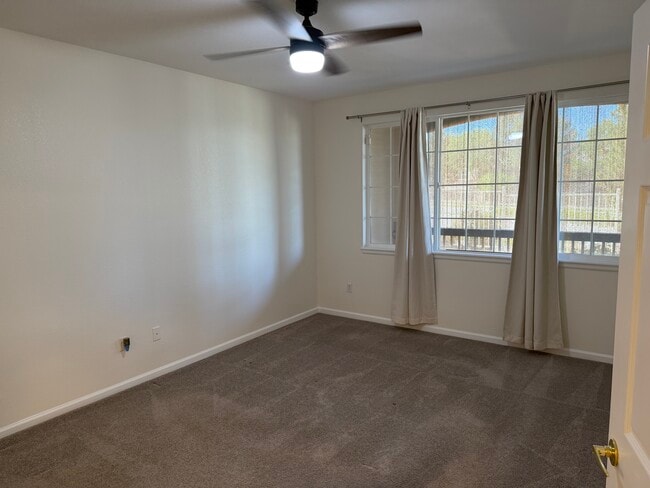 Building Photo - 7131 S Wenatchee Way