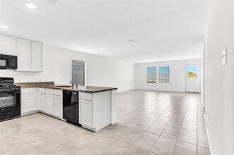 Building Photo - 1409 Vattier St Building Photo - 1409 Vattier St