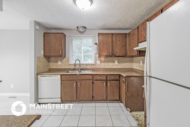 Foto del edificio - 1379 Robin Hill Dr