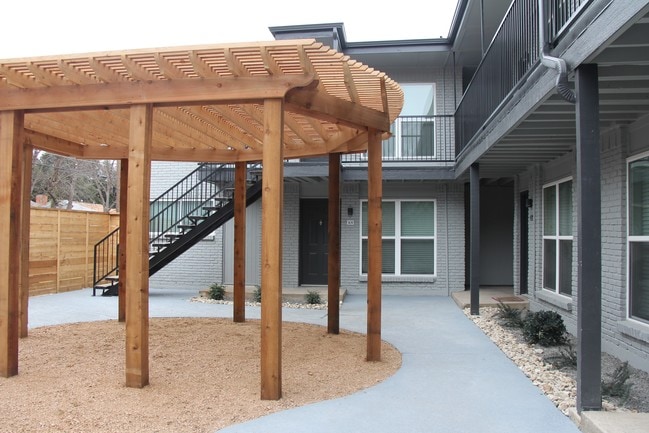 Building Photo - The Brix Apartments