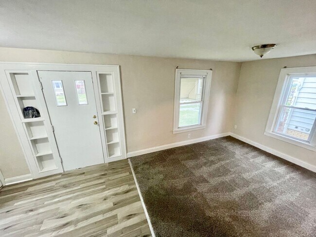 Building Photo - 3 Bed - 2 Bath Home in Lorain