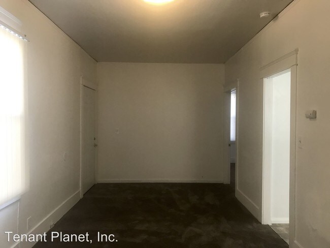 Building Photo - 2949 Kalmia St