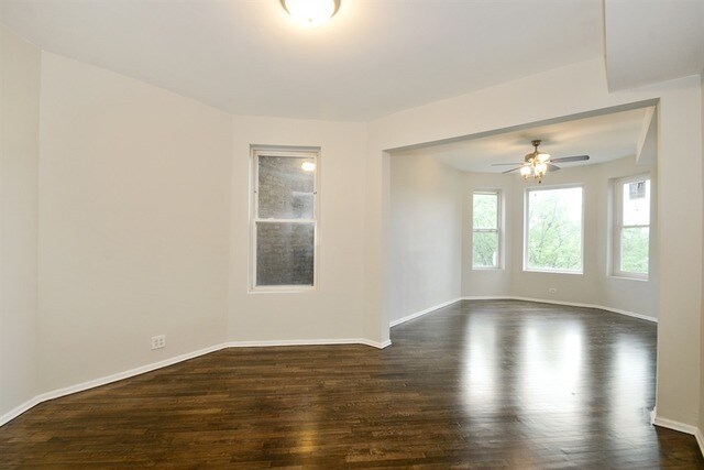 Building Photo - 1427 N California Ave