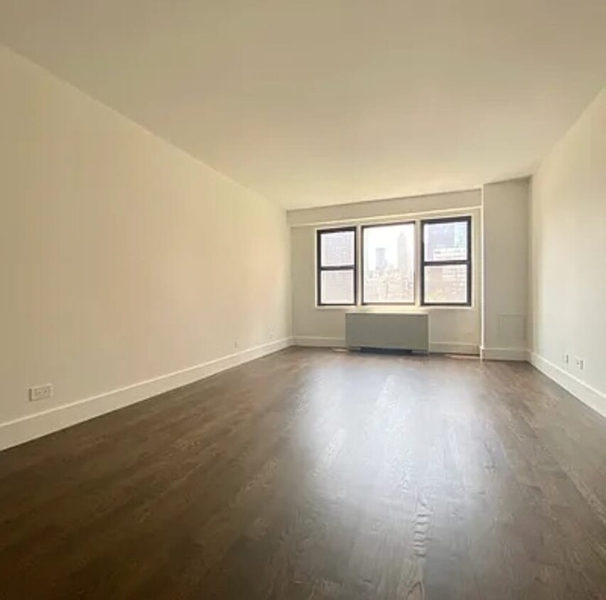 Foto principal - 232 E 63rd St