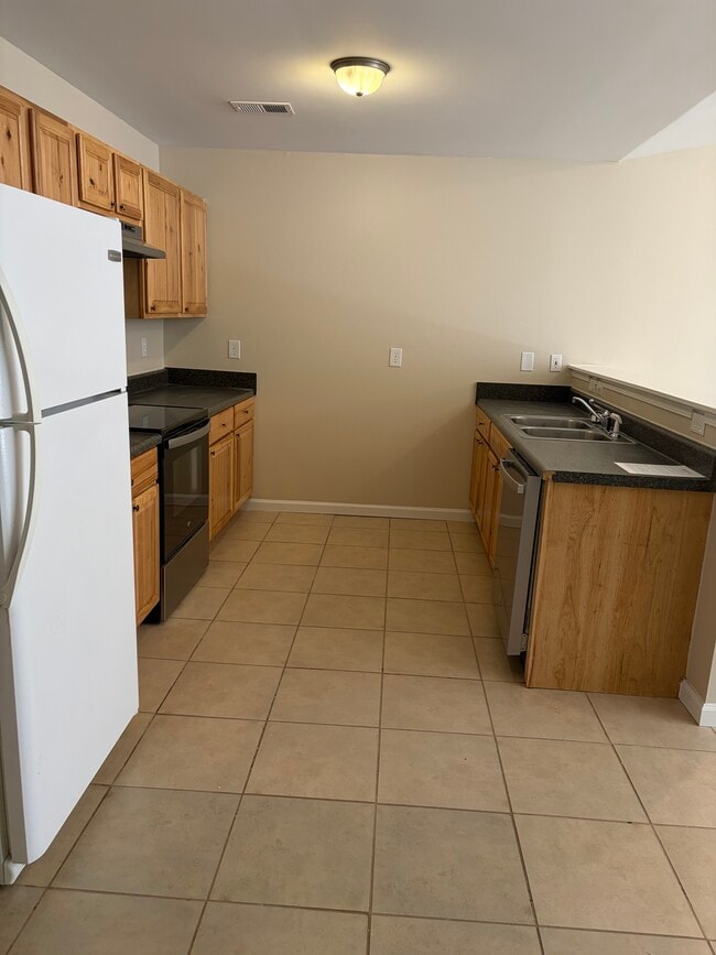 Building Photo - 517 Victoria Manor Dr