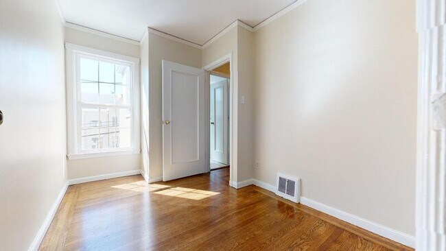 Foto del edificio - 502 35th Ave