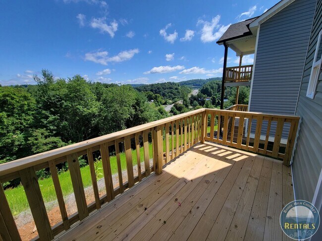 Foto del edificio - Hampton Estates Townhomes