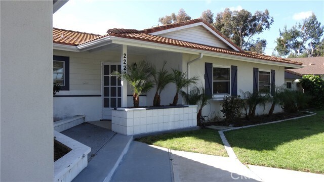 Building Photo - 2223 Golden Cir