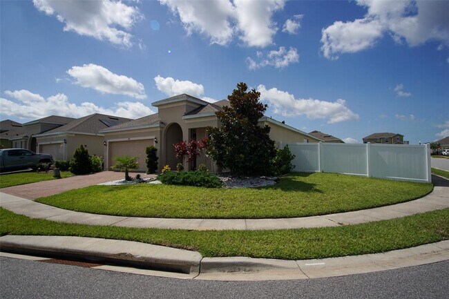 Building Photo - 401 Aragosa Dr