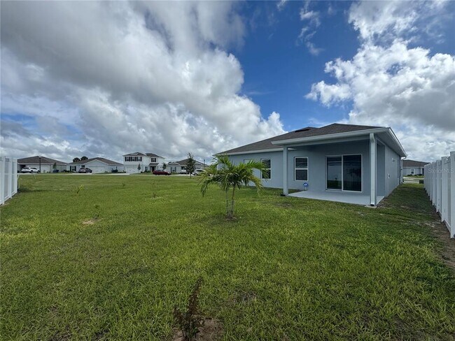 Building Photo - 1353 Tank Trl