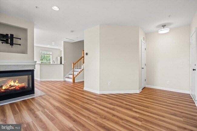 Foto del edificio - 220 Fallsgrove Blvd