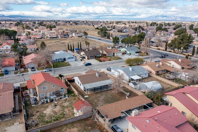 Building Photo - 43934 Palm Vista Ave