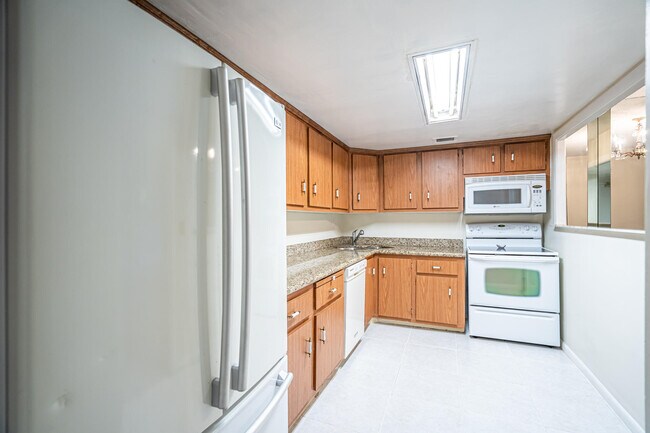 Building Photo - 223  Atlantic Avenue 2d Palm Beach Fl 33480