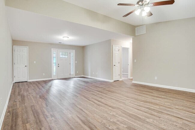 Building Photo - 6630 Leisure Trl