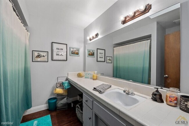 Building Photo - 3 br, 2 bath House - 6408 Pigott Ct