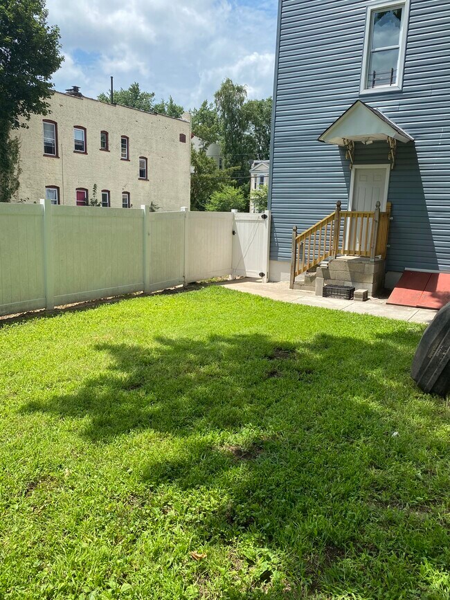 Building Photo - 534 S 20th St