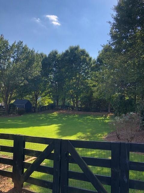 Foto del edificio - 205 Glenbrook Ln
