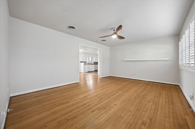 Foto del edificio - 5305 Judalon Ln