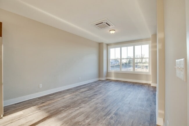 Building Photo - 404 Harper Lndg