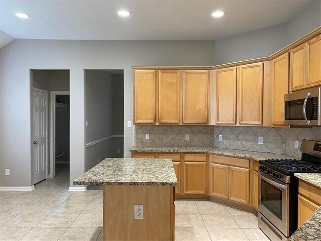 Foto del edificio - 18215 Linden Forest Ln
