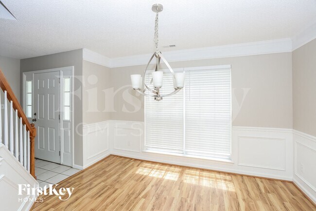 Foto del edificio - 6616 White Mist Ln