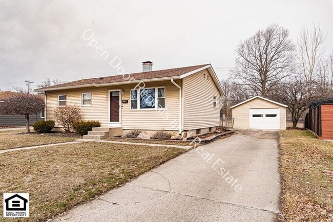 Building Photo - 605 N Camden Dr