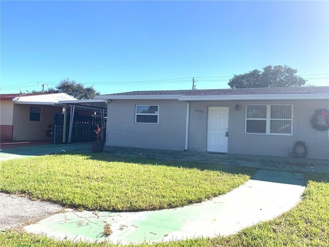 Building Photo - 6220 SW 39th Ct