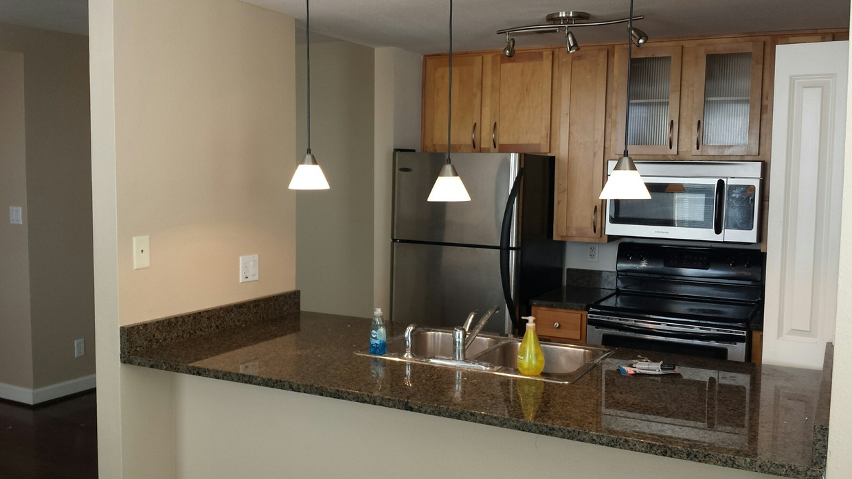 Foto principal - 5330 Pershing Ave