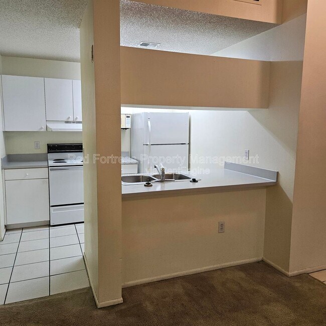 Foto del edificio - 3419 Winkler Ave