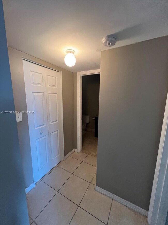 Building Photo - 14500 SW 88th Ave