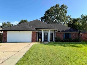 Building Photo - 1001 Aberdeen Dr