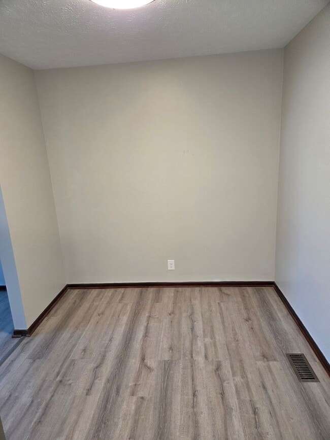 Photo - 4/2/1 Newly remodeled with fenced in backyard!!! House