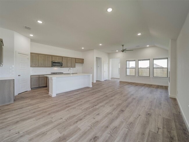 Building Photo - 1424 Avondale Ct