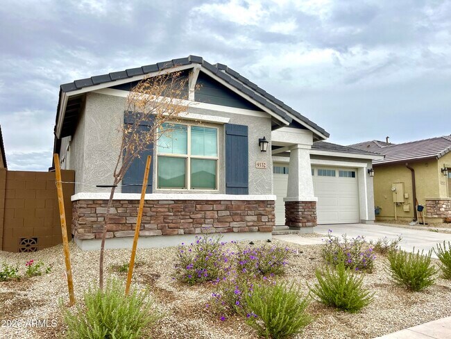 Foto del edificio - 9332 W Encinas Ln
