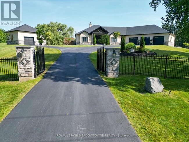 Building Photo - 6752 Concession 2