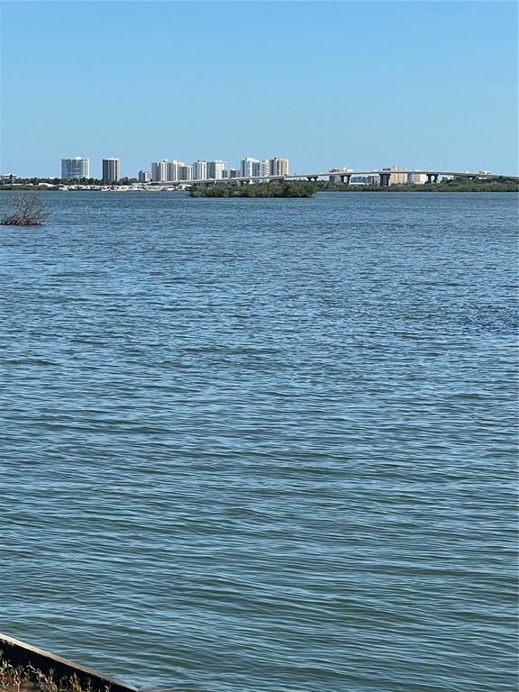 Foto del edificio - 5242 Riverside Dr