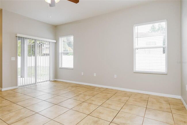 Foto del edificio - 532 Bassett Dr