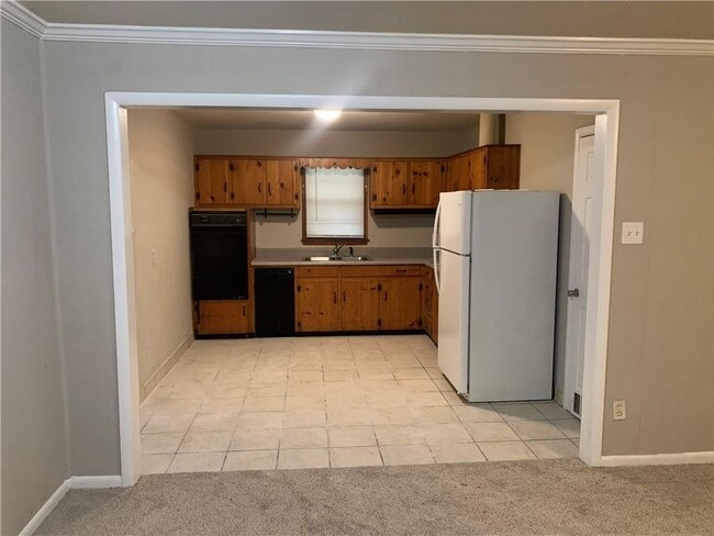 Building Photo - 3062 Pickell Dr