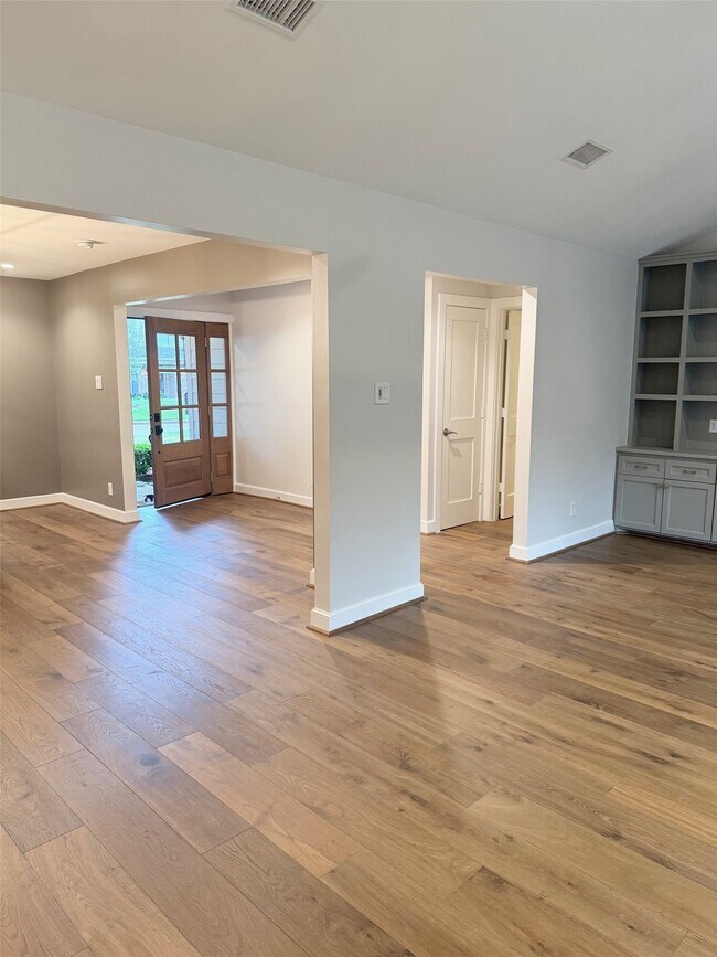 Foto del edificio - 13610 Taylorcrest Rd