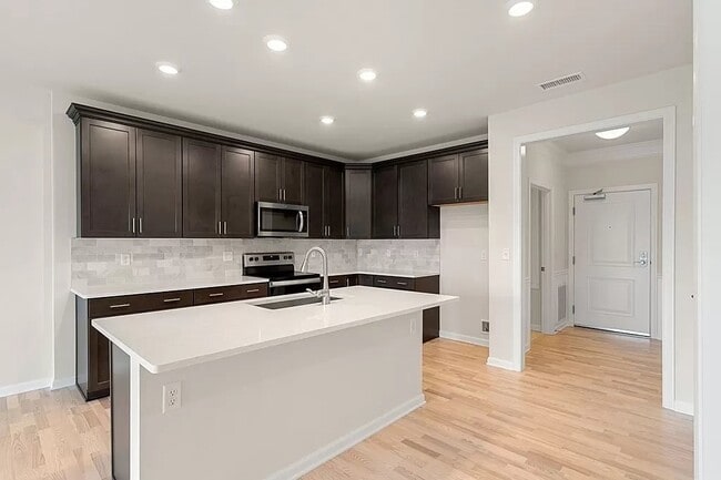 Foto del edificio - 401 Emery Ln