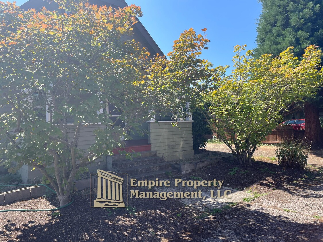 Foto principal - 1764 W 9th Pl