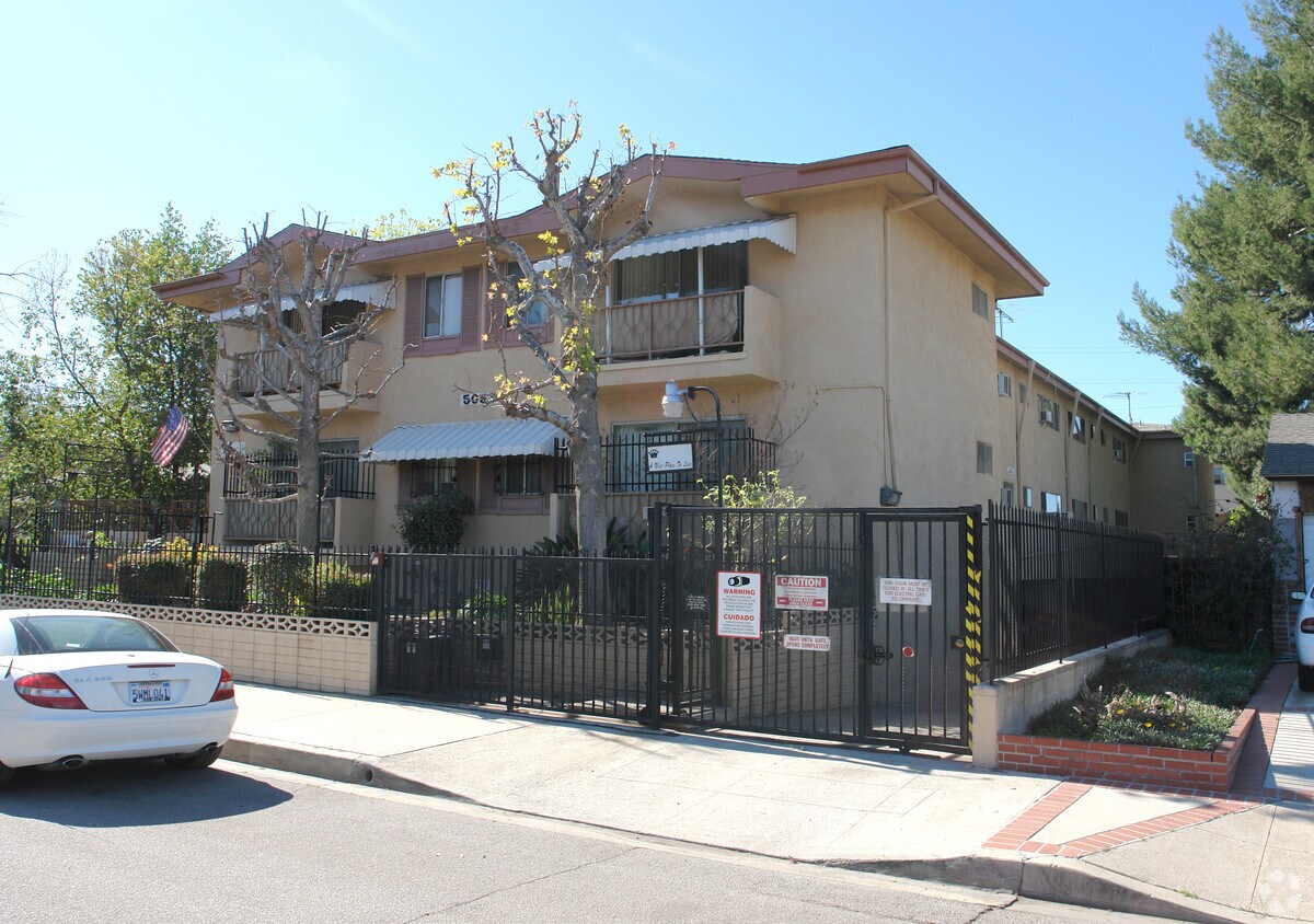 Foto del edificio - 5053 Cartwright Ave