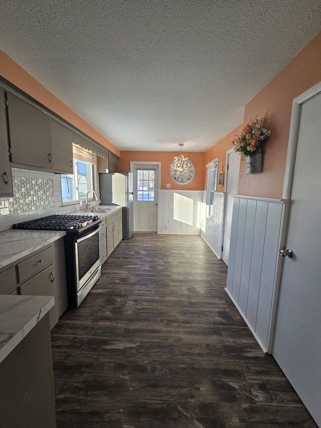 Building Photo - 1512 N Walnut St