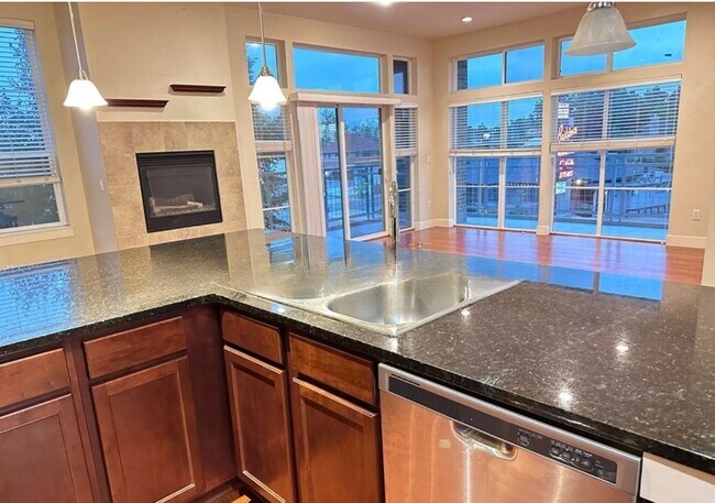 Foto del edificio - Long Realty & Property Management - Bluepr...