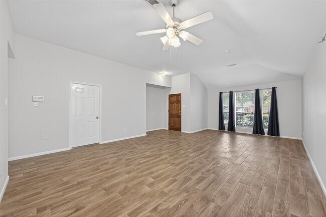 Foto del edificio - 21484 Palace Pines Dr